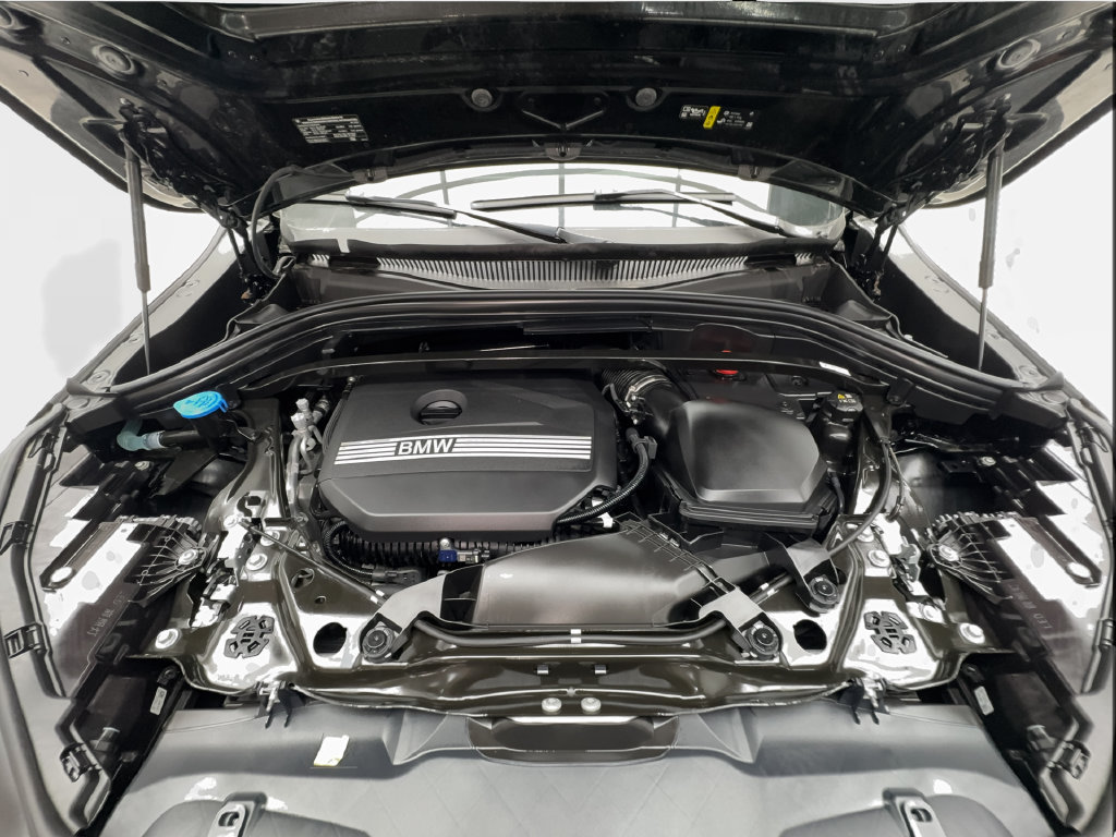 Used 2025 BMW X2 xDrive28i AWD/4WD image 19