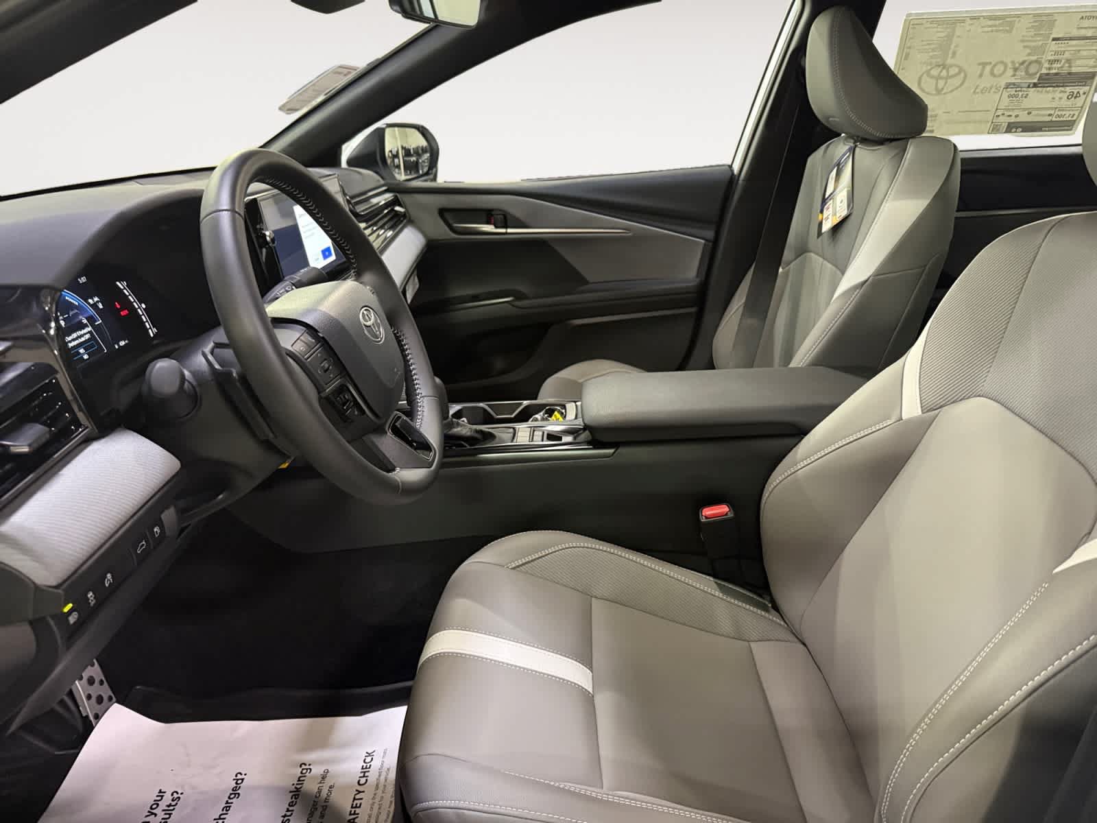 Used 2026 Toyota Camry SE w/ Multimedia Upgrade Package FWD image 11
