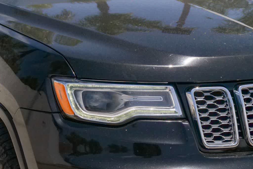Used 2017 Jeep Grand Cherokee Overland w/ Jeep Active Safety Group AWD/4WD image 4