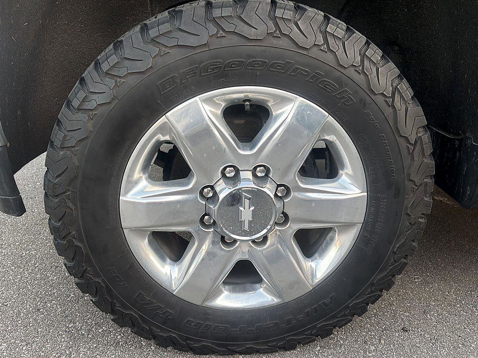 Used 2020 Chevrolet Silverado 3500 LTZ w/ LTZ Premium Package image 13