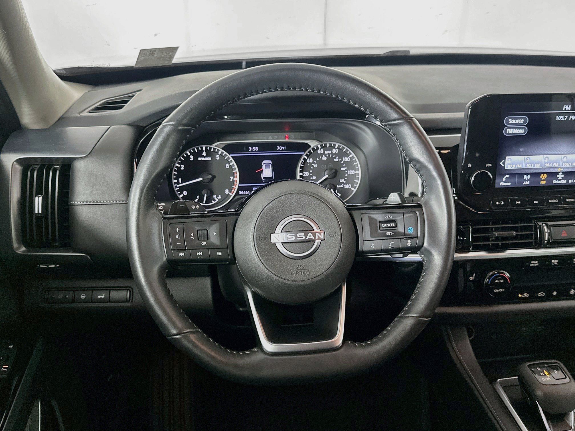 Used 2025 Nissan Pathfinder SL FWD image 18