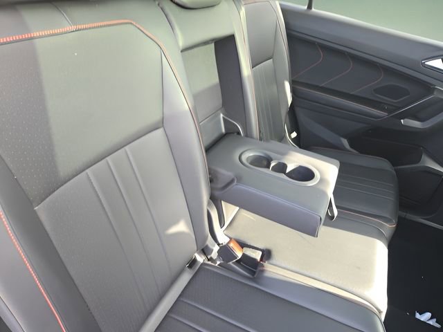 Used 2024 Volkswagen Tiguan Wolfsburg Edition image 31