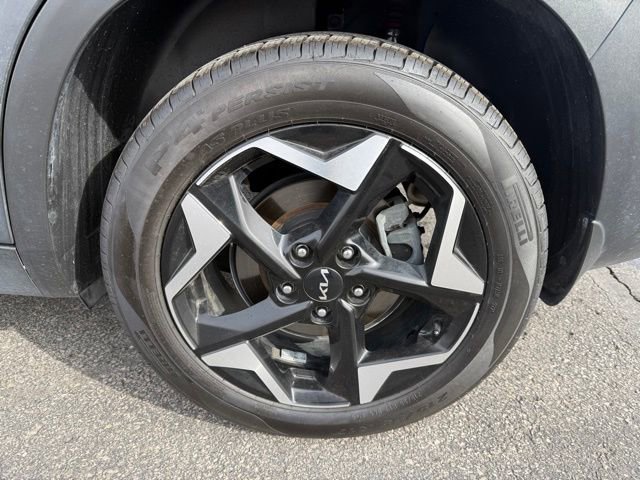 Used 2024 Kia Seltos EX image 10