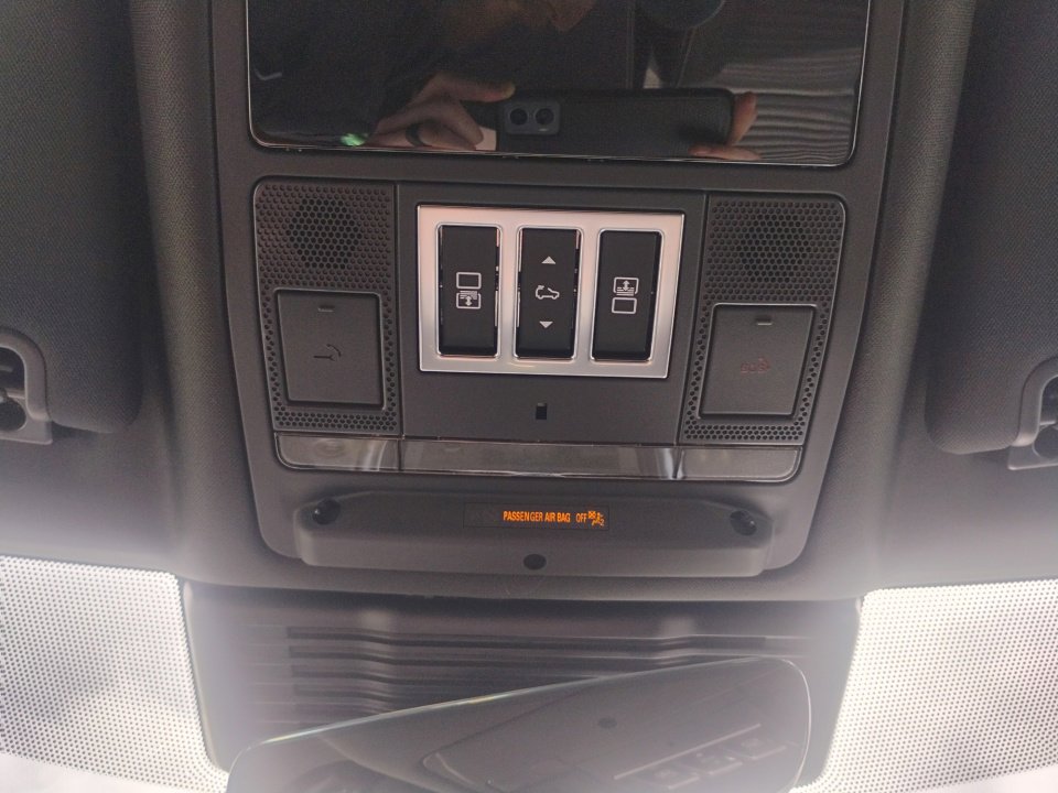 New 2026 Land Rover Discovery Limited Edition AWD/4WD image 21