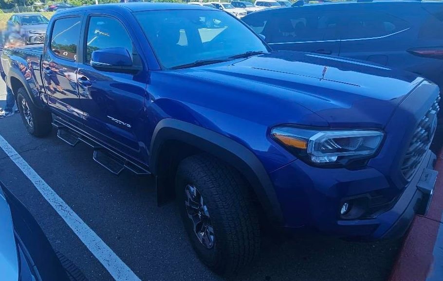 Used 2022 Toyota Tacoma TRD Off-Road w/ Technology Package AWD/4WD image 3