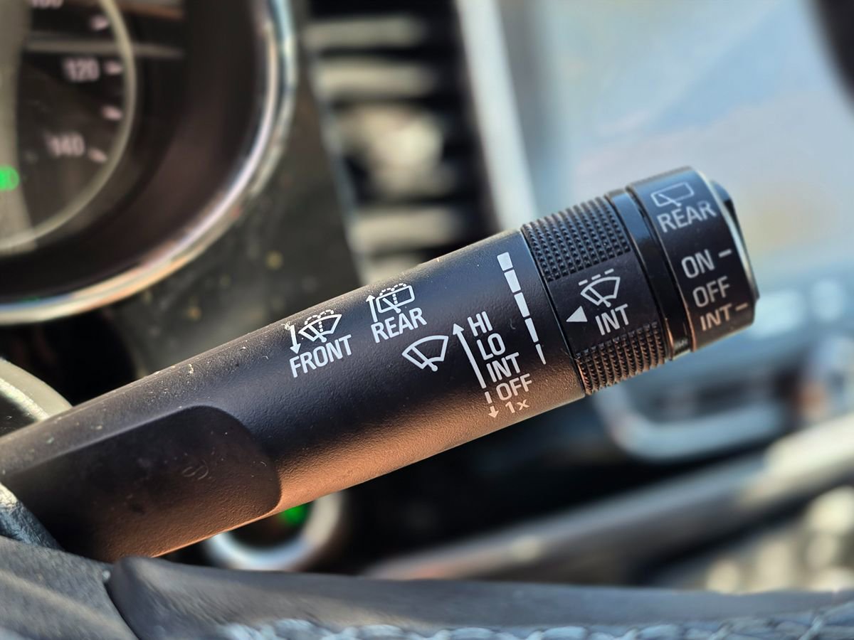 Used 2019 Buick Encore Essence AWD/4WD image 44