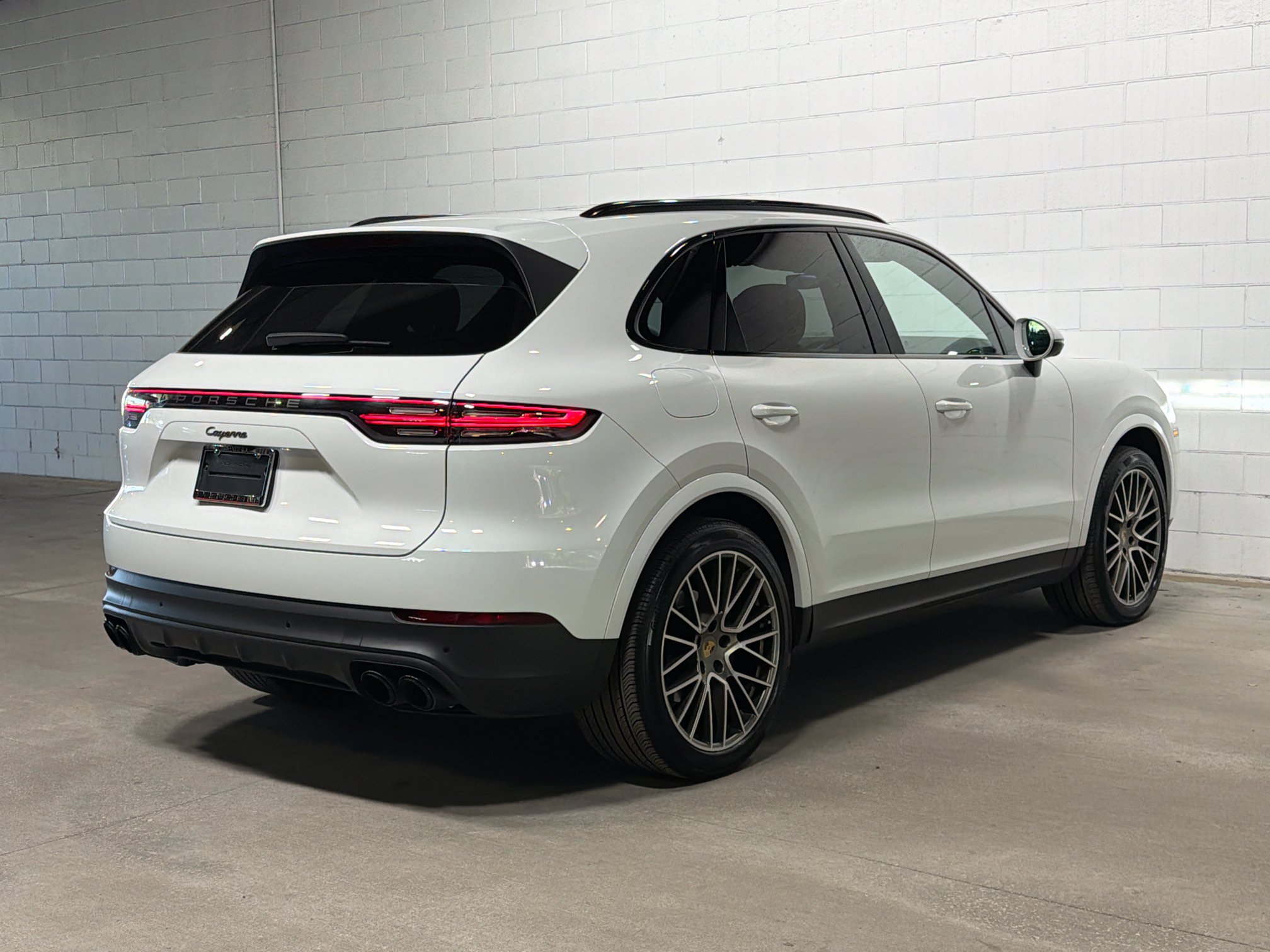 Certified 2023 Porsche Cayenne Platinum Edition AWD/4WD image 7