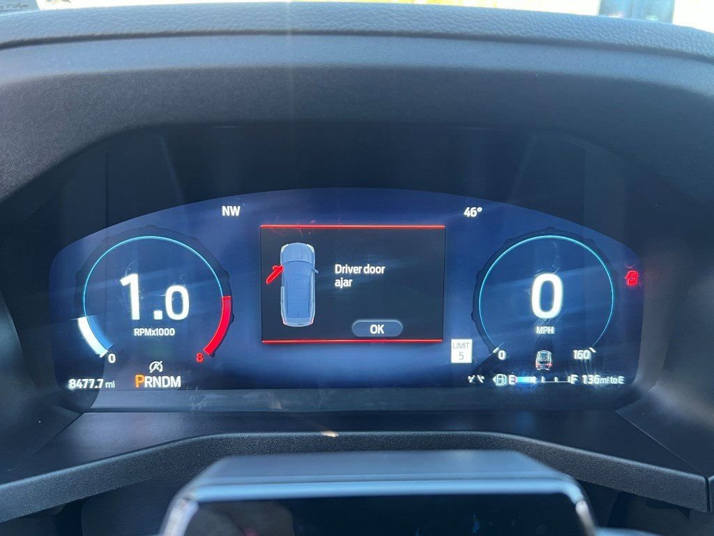 Used 2025 Ford Explorer ST image 27