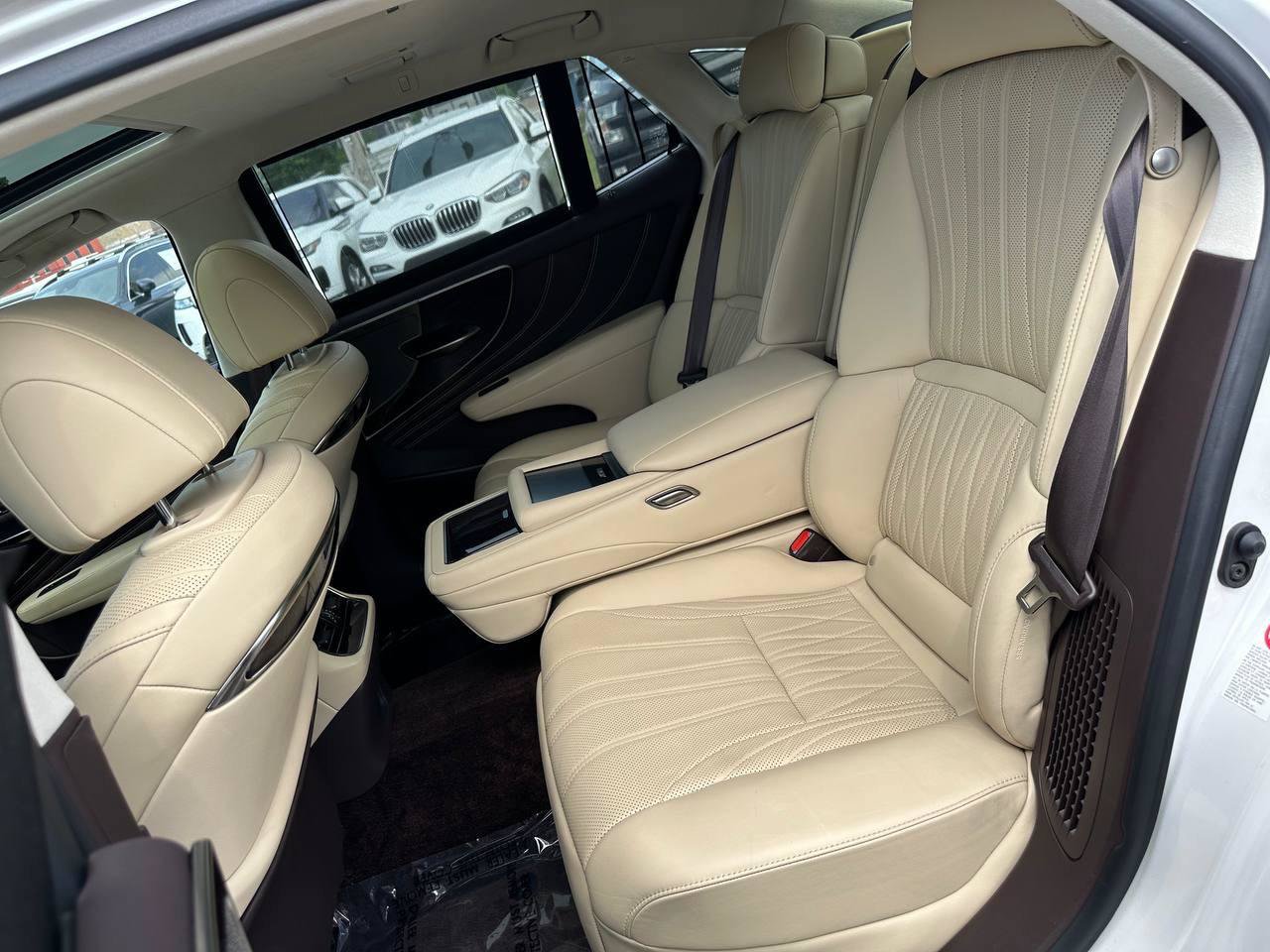 Used 2018 Lexus LS 500h AWD w/ Luxury Package image 23