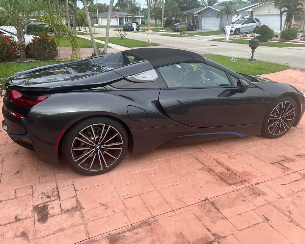 Used 2019 BMW i8 Roadster AWD/4WD image 4