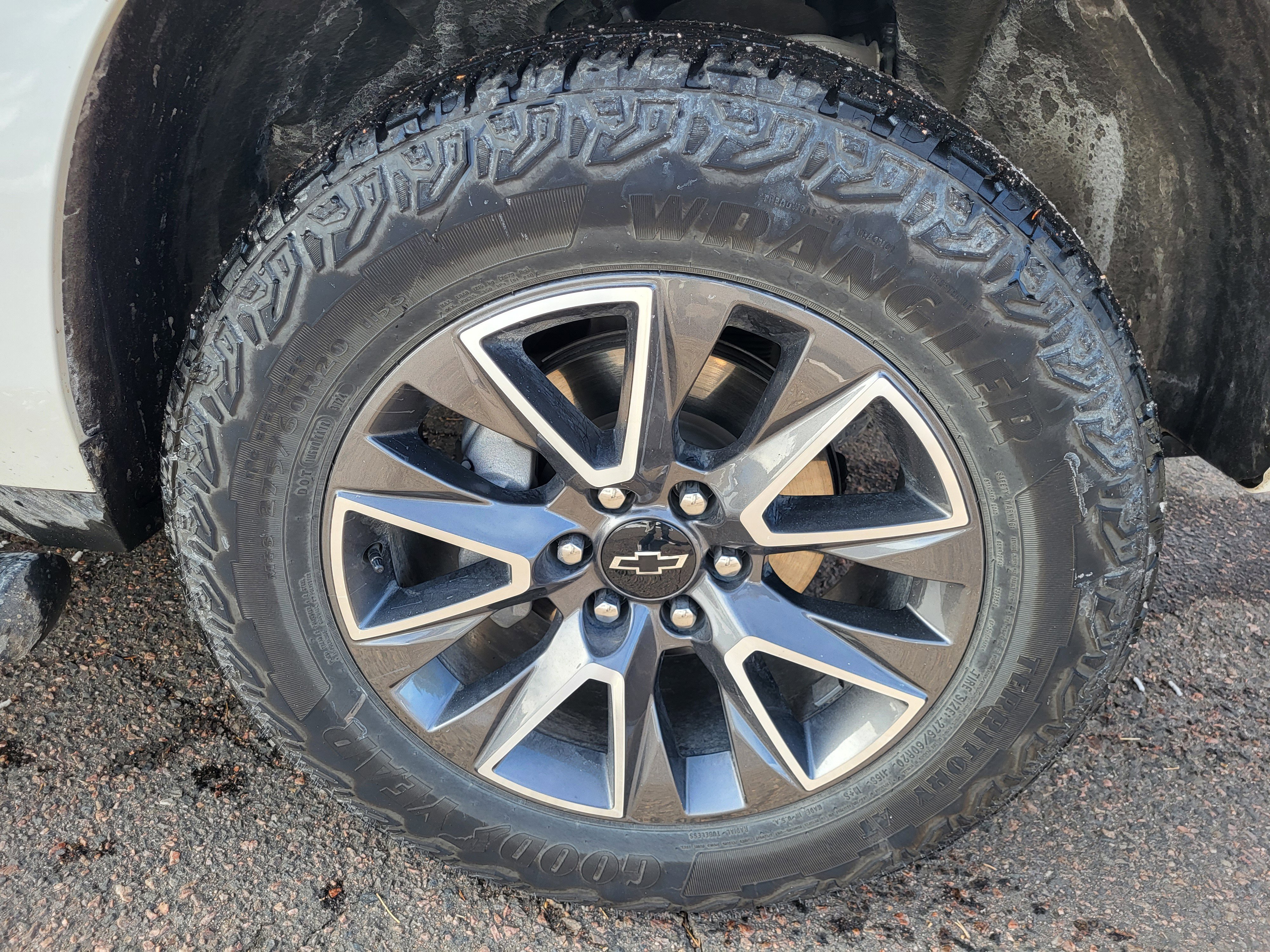 Used 2024 Chevrolet Tahoe Z71 w/ Z71 Off-Road Package image 17