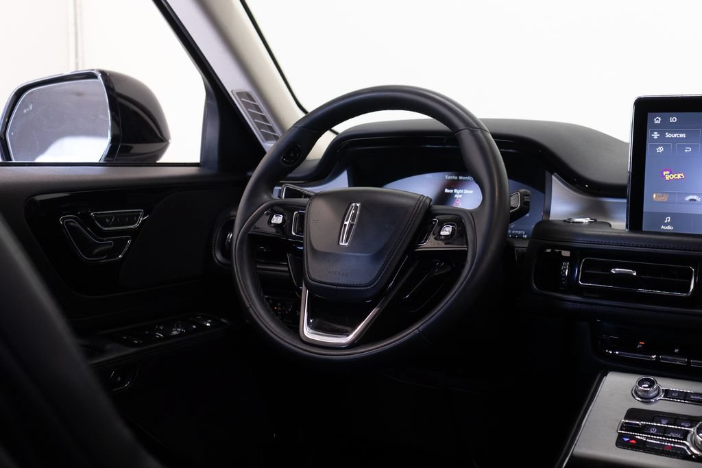 Used 2023 Lincoln Aviator AWD image 27