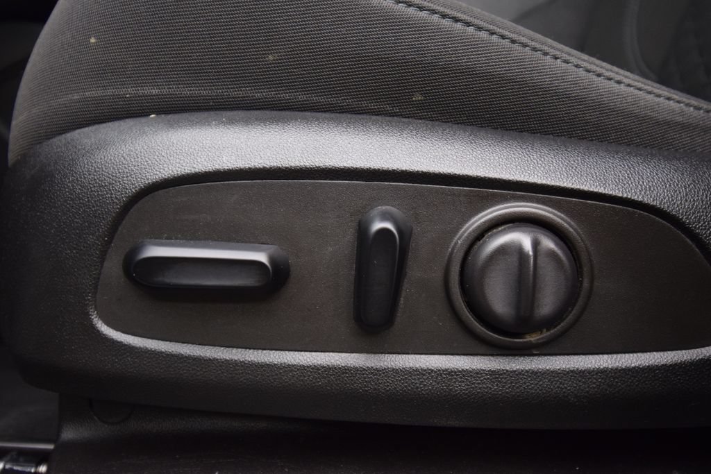 Used 2021 Chevrolet Blazer LT FWD image 27