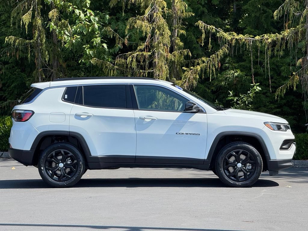 Used 2024 Jeep Compass Latitude AWD/4WD image 37