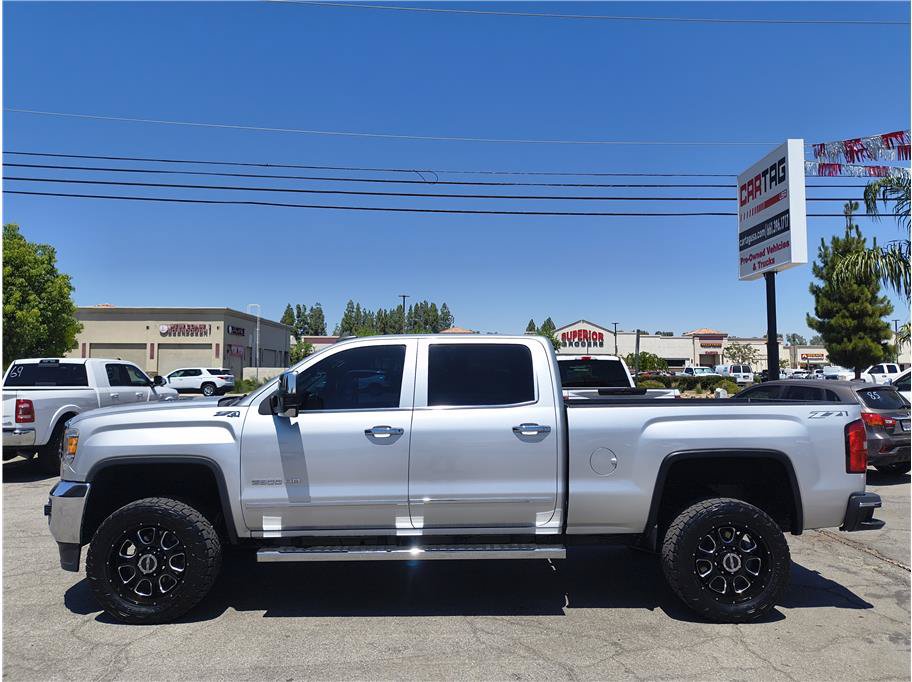 Used 2015 GMC Sierra 2500 SLT w/ Duramax Plus Package AWD/4WD image 17
