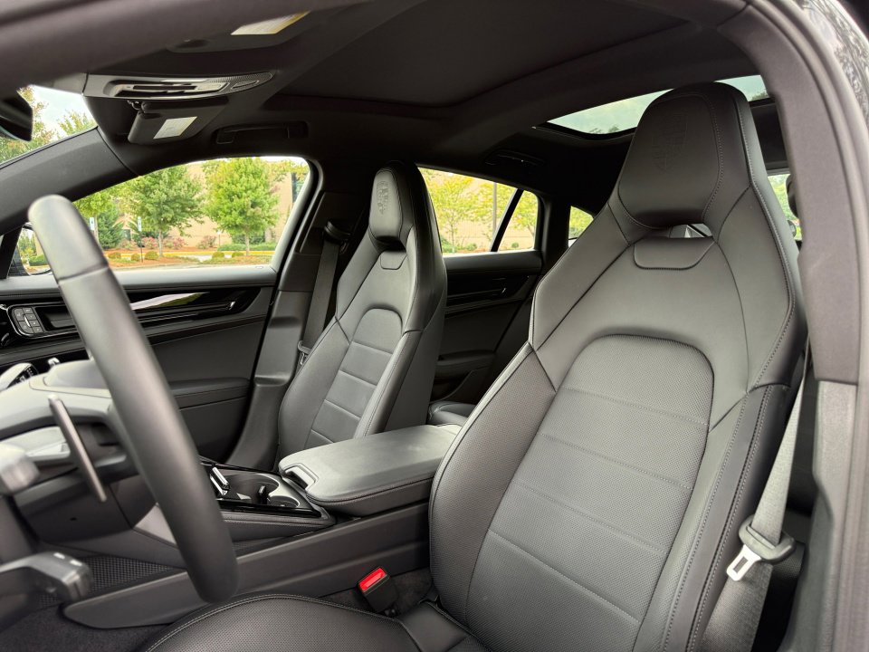 New 2025 Porsche Panamera 4 image 12
