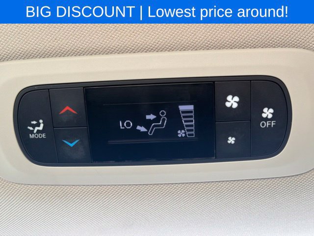 Used 2022 Chrysler Voyager LX FWD image 24