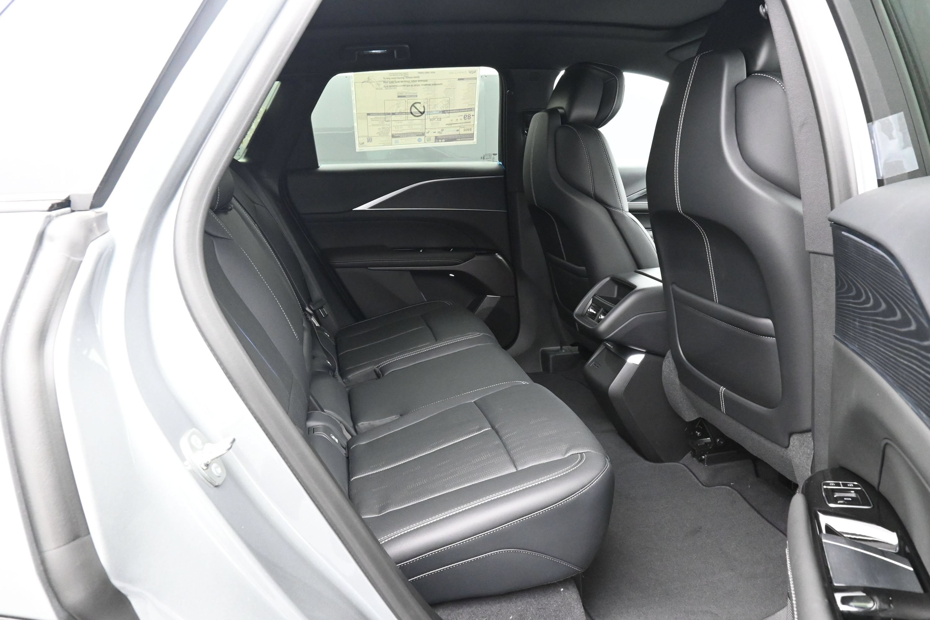 New 2026 Cadillac Lyriq Luxury w/ LPO, Floor Liner Package AWD/4WD image 12