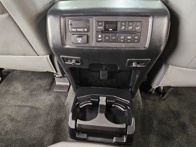 Used 2013 Toyota Sequoia Platinum AWD/4WD image 40