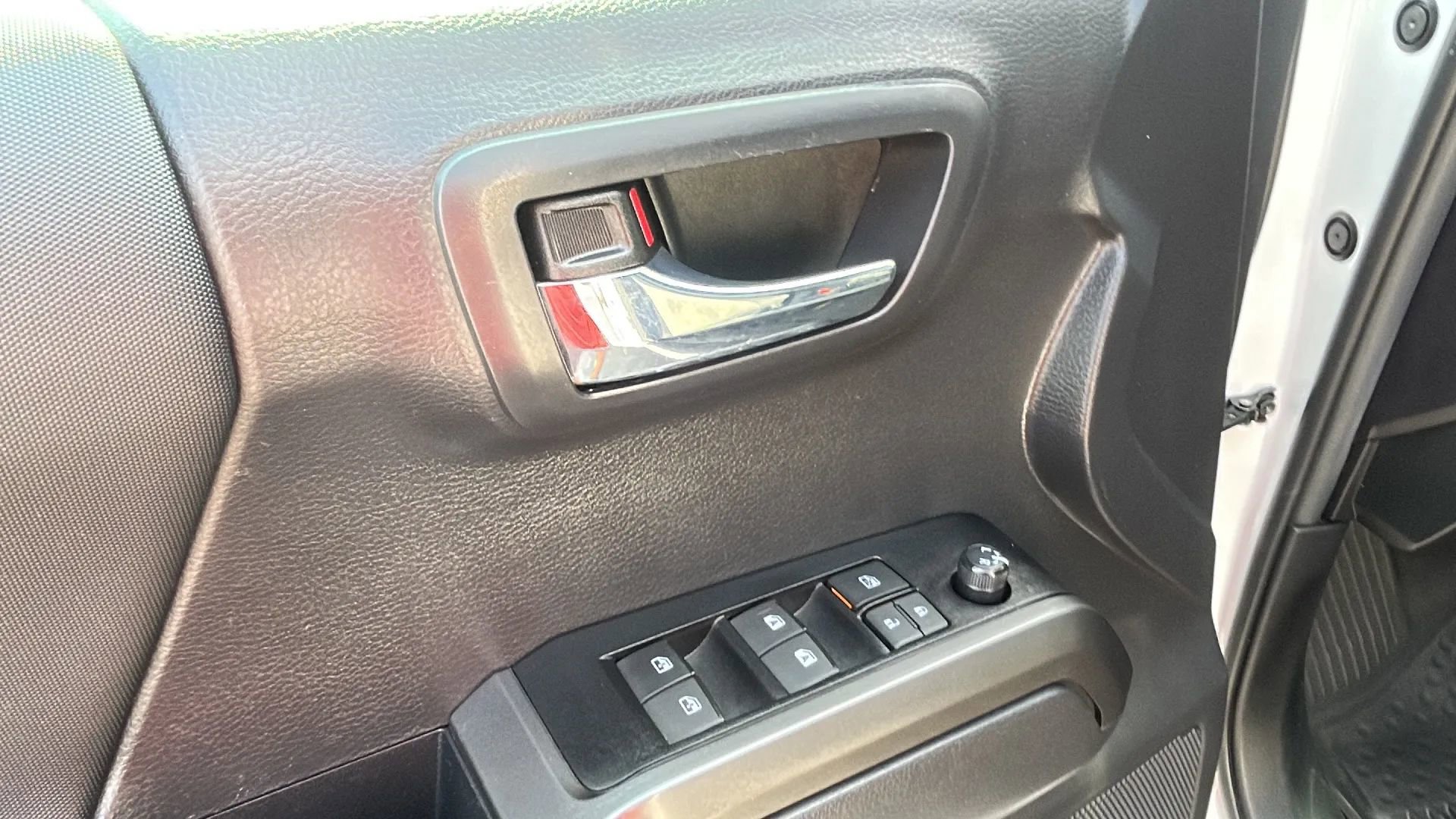 Used 2023 Toyota Tacoma TRD Off-Road image 18