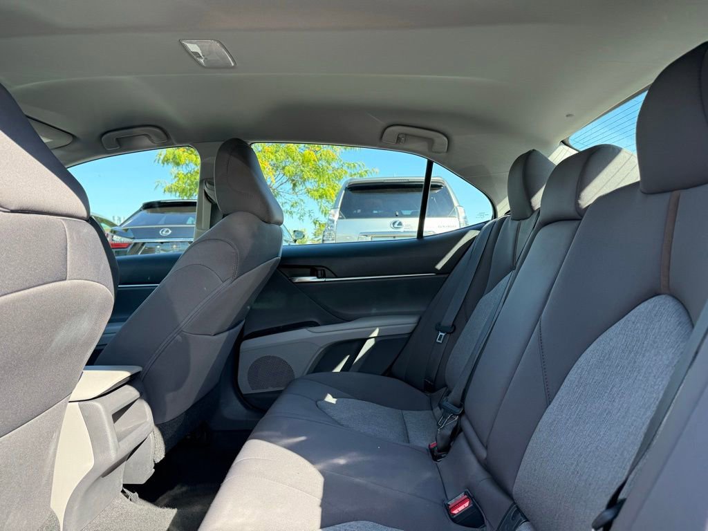 Used 2018 Toyota Camry LE image 15