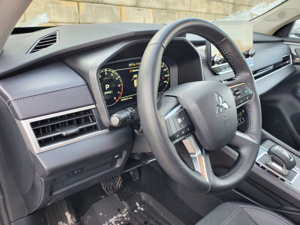 Used 2024 Mitsubishi Outlander SE image 20