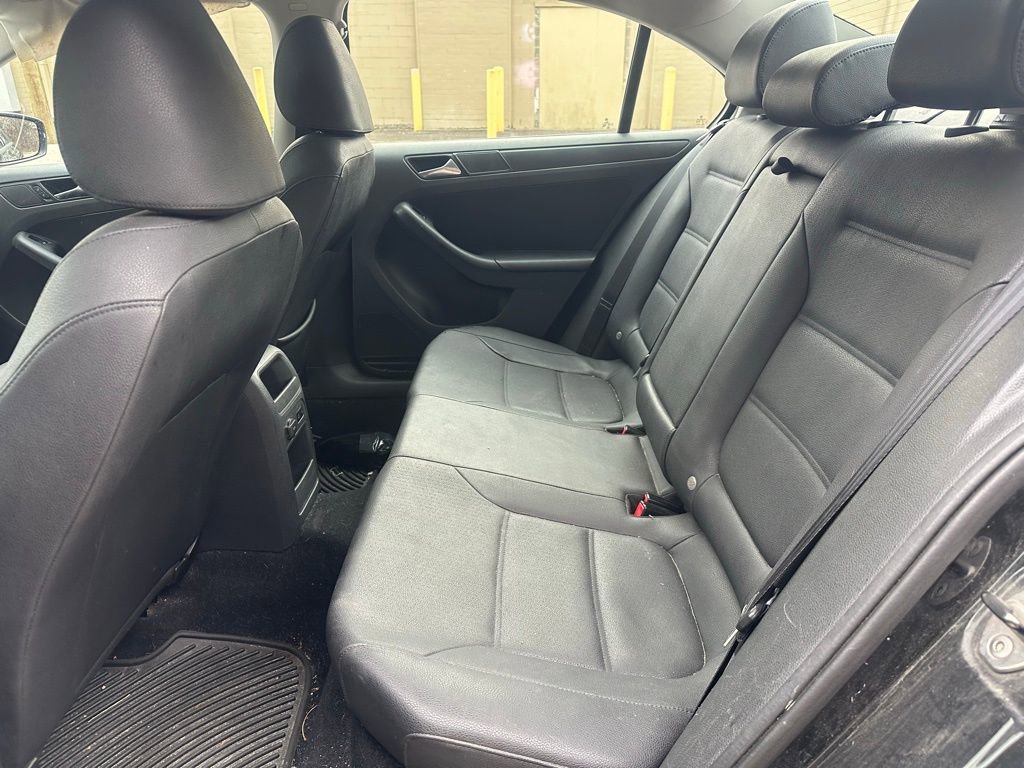 Used 2011 Volkswagen Jetta SE image 8