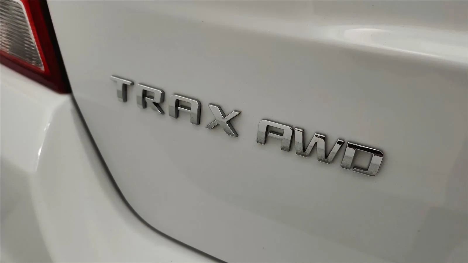 Used 2021 Chevrolet Trax LT w/ LT Convenience Package image 17