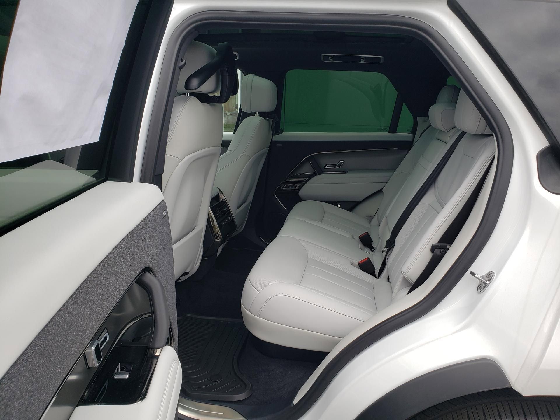 New 2026 Land Rover Range Rover Sport SE AWD/4WD image 11