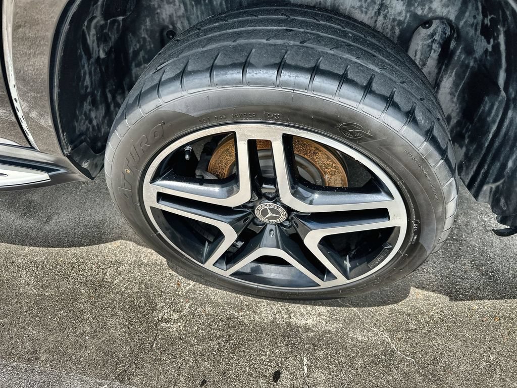 Used 2014 Mercedes-Benz GL 550 4MATIC image 3