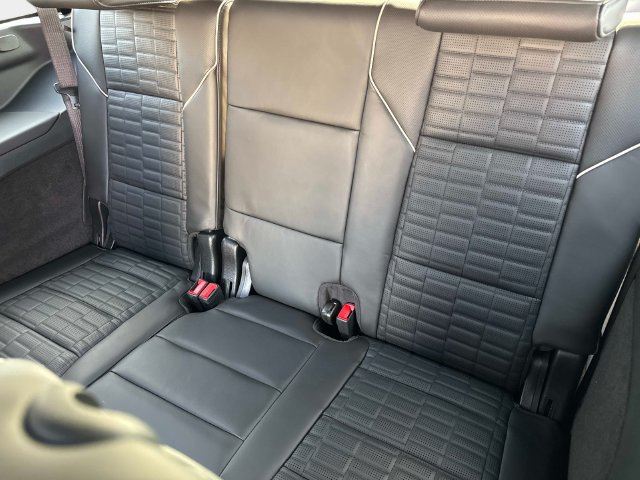 New 2026 Cadillac Escalade Platinum Sport w/ LPO, Floor Liner Package AWD/4WD image 13