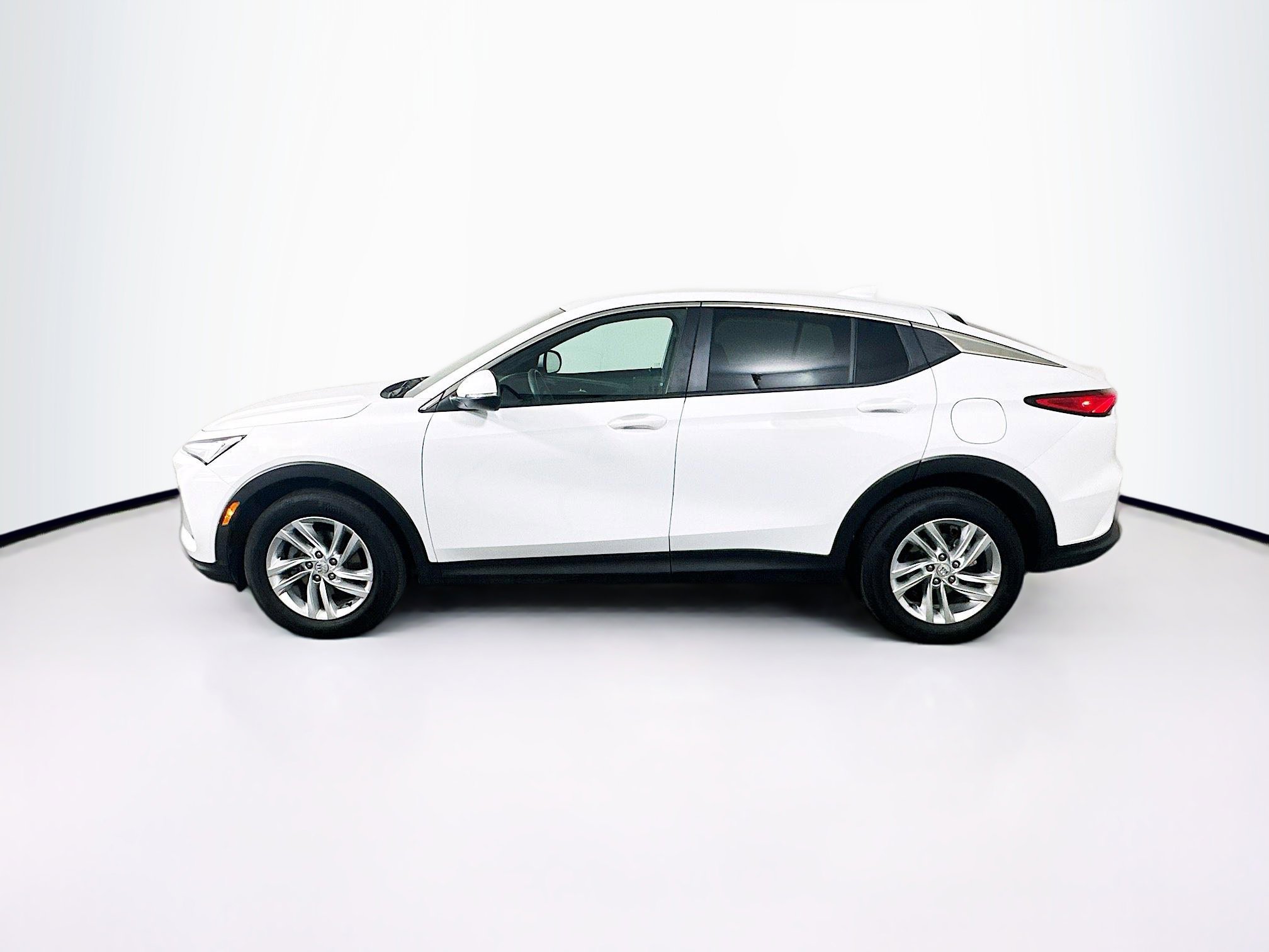 Used 2025 Buick Envista Preferred FWD image 4