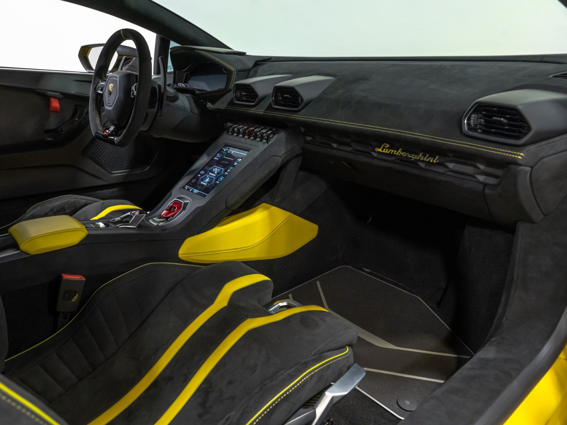 Used 2022 Lamborghini Huracan STO RWD image 72