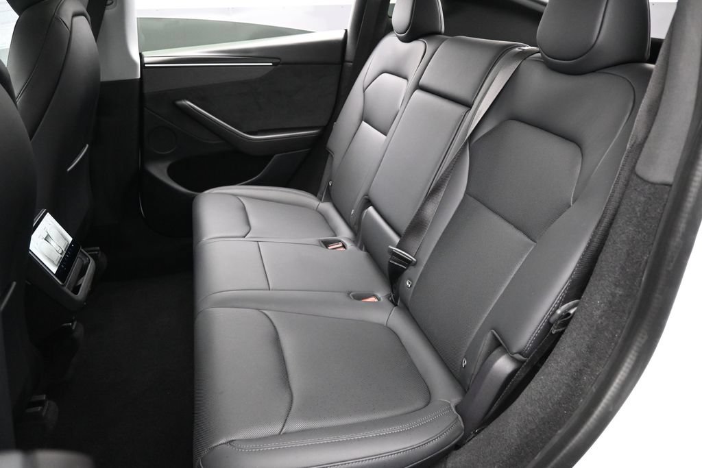 Used 2026 Tesla Model Y AWD image 26