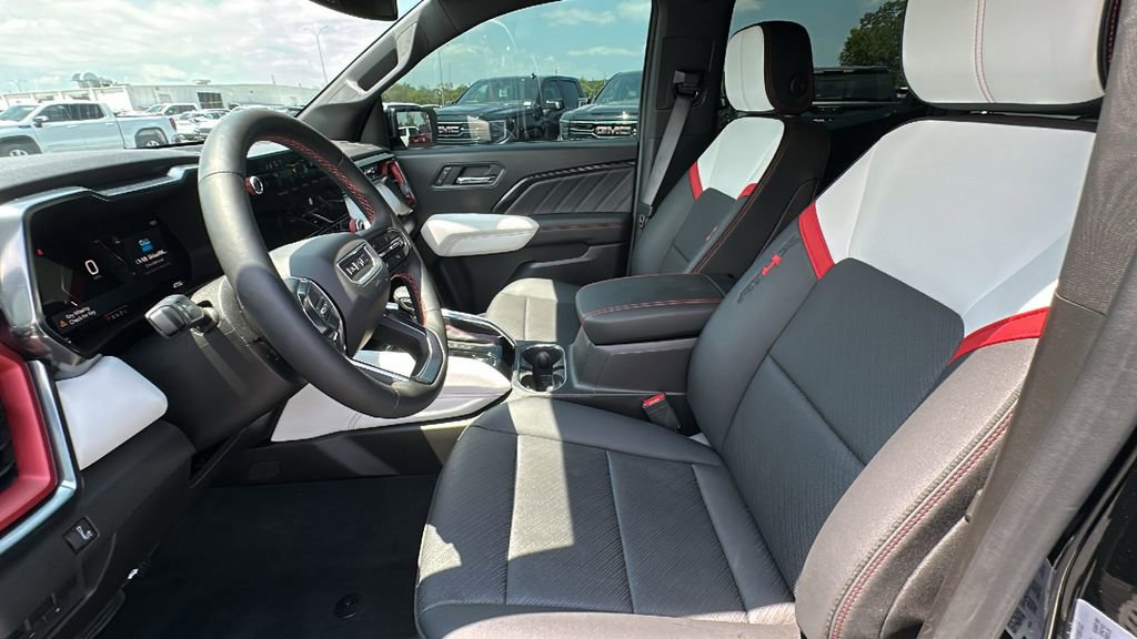Used 2024 GMC Canyon AT4X image 9