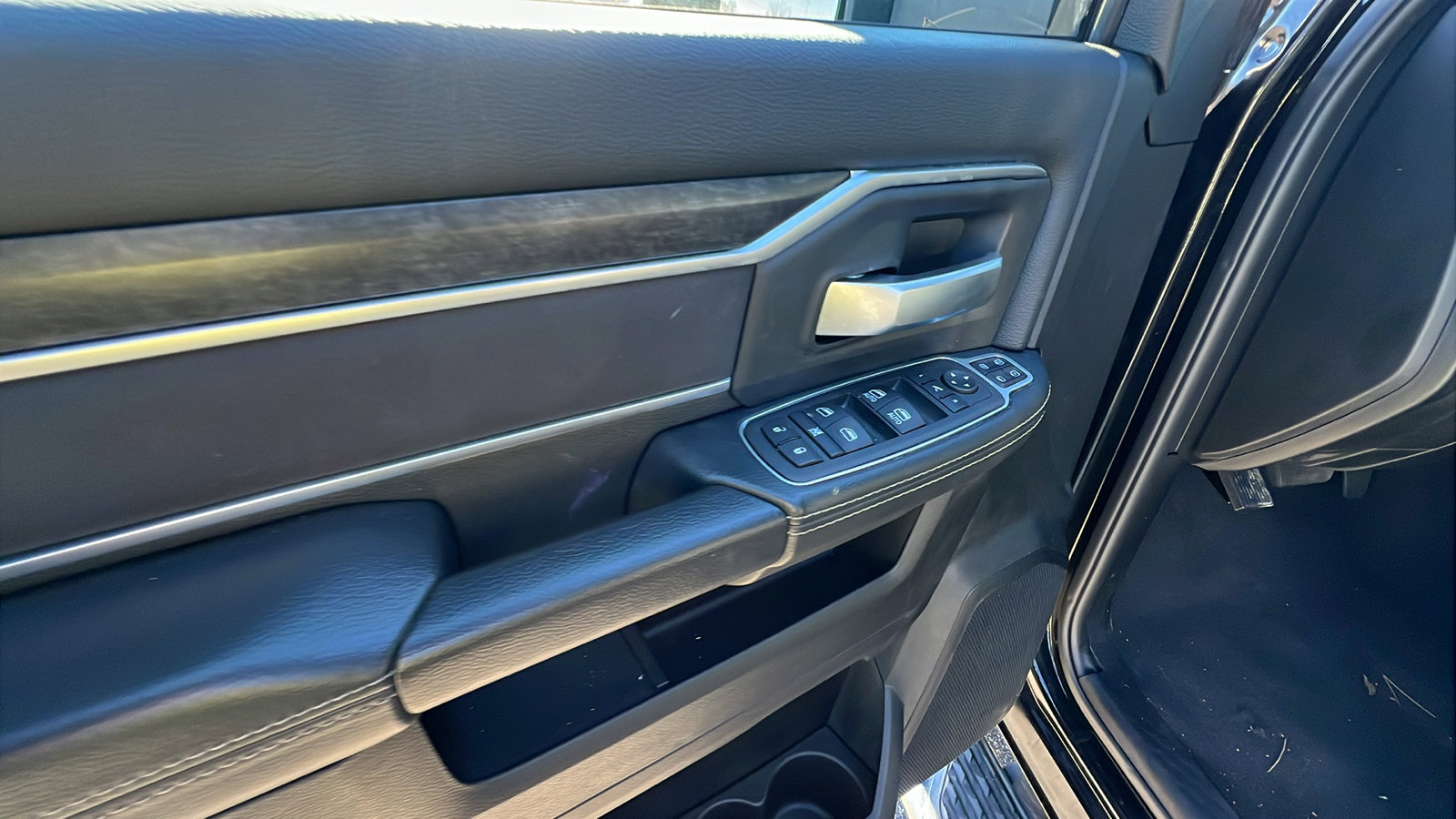 Used 2024 RAM 2500 Big Horn w/ Bed Utility Group image 15