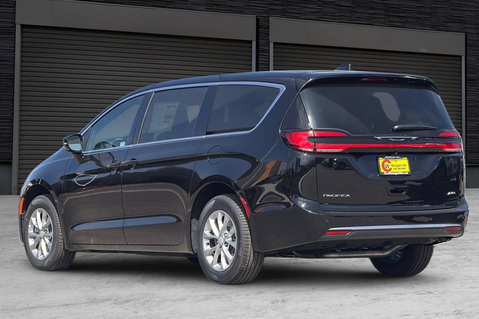 New 2027 Chrysler Pacifica Select w/ Family Tech Group AWD/4WD image 6