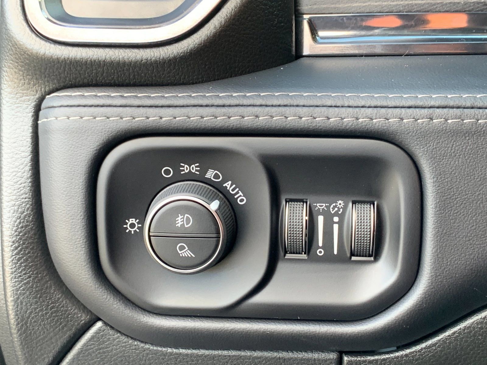 Used 2023 RAM 2500 Limited image 31