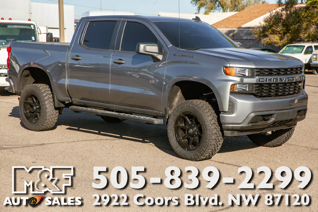 Used 2022 Chevrolet Silverado 1500 Custom w/ Safety Confidence Package RWD image 1