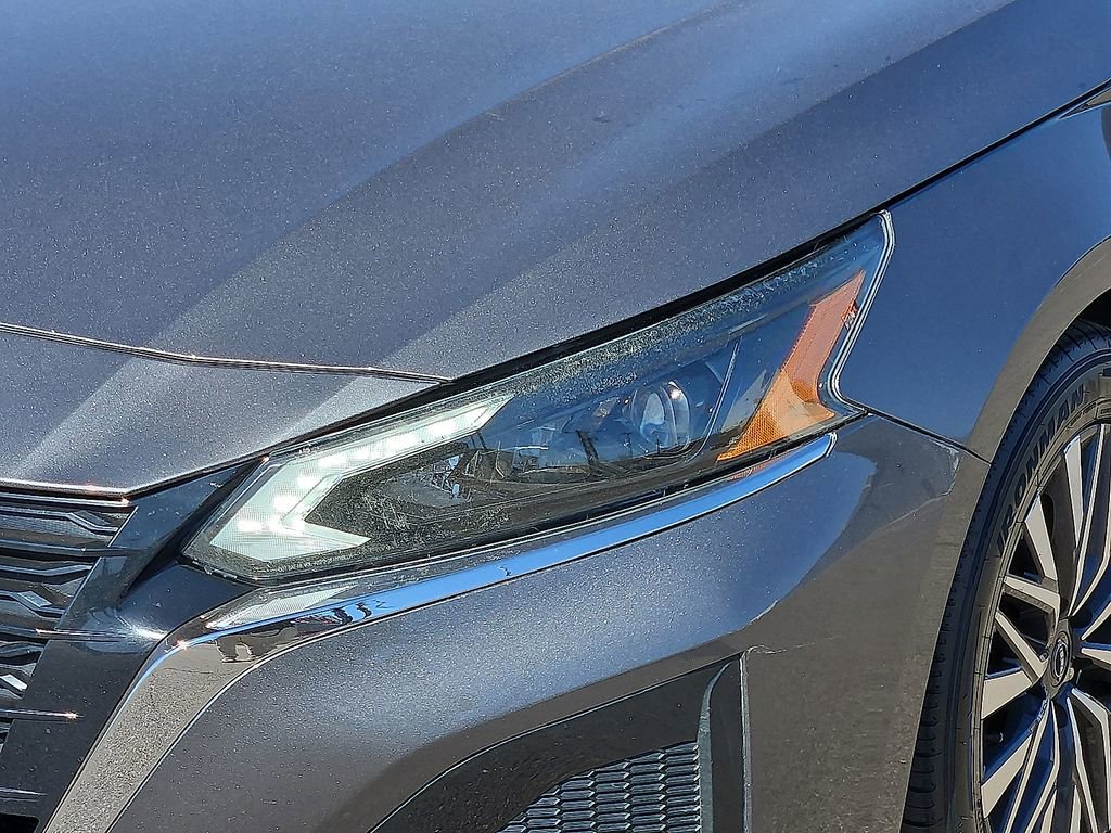 Used 2025 Nissan Altima 2.5 SV FWD image 8