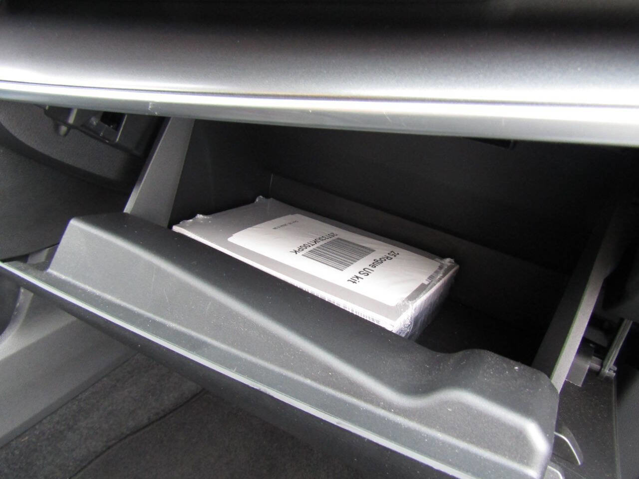 Used 2025 Nissan Rogue SV image 28