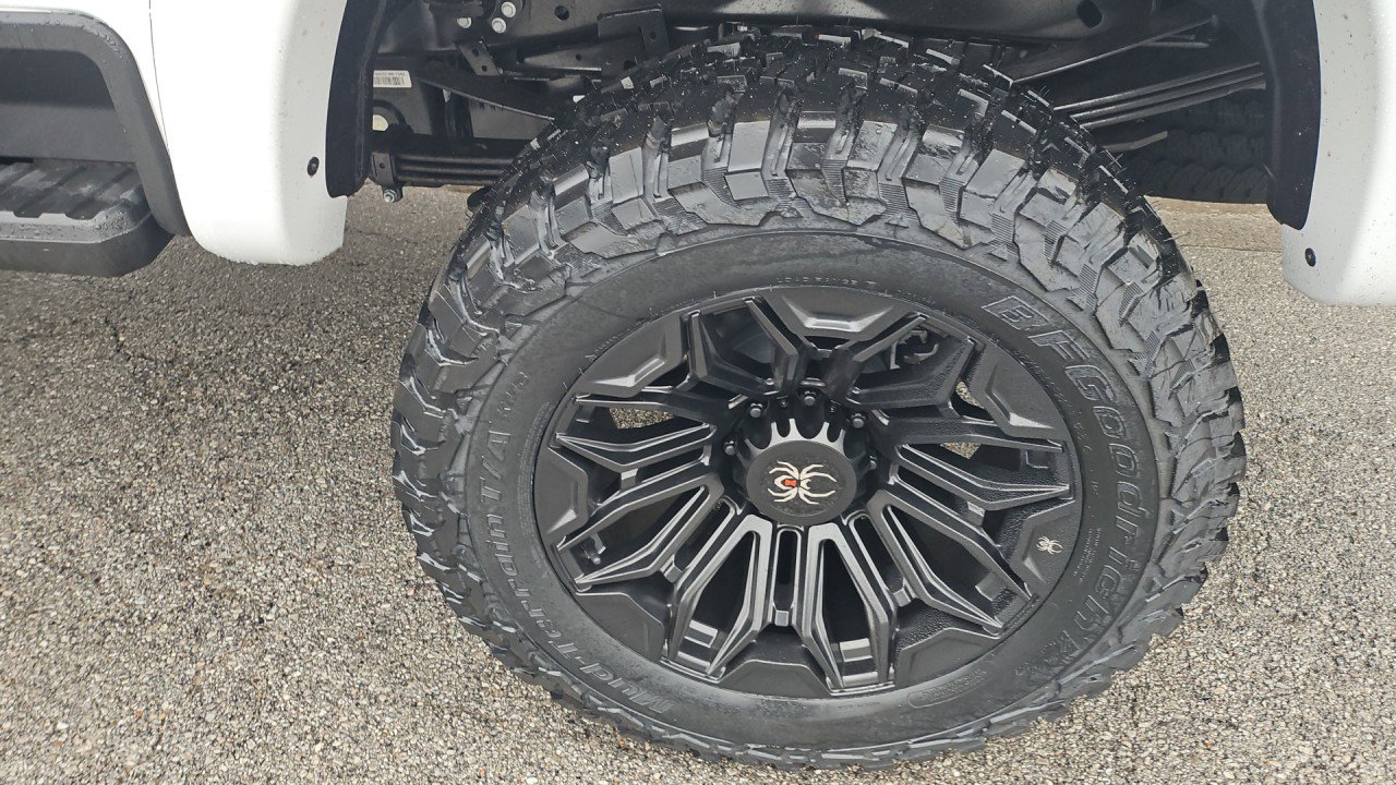 New 2026 Ford F250 Lariat w/ Black Appearance Package image 5