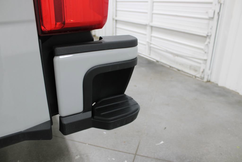 New 2026 Ford F250 Lariat w/ Black Appearance Package image 28