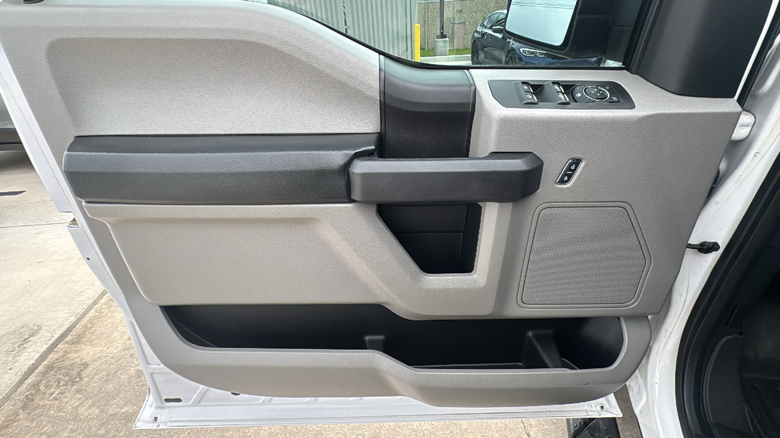 Used 2017 Ford F150 XL w/ Equipment Group 101A Mid AWD/4WD image 11