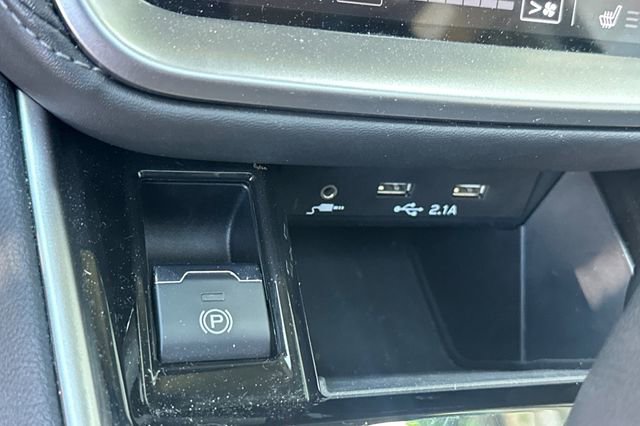 Used 2021 Subaru Outback Limited AWD/4WD image 31