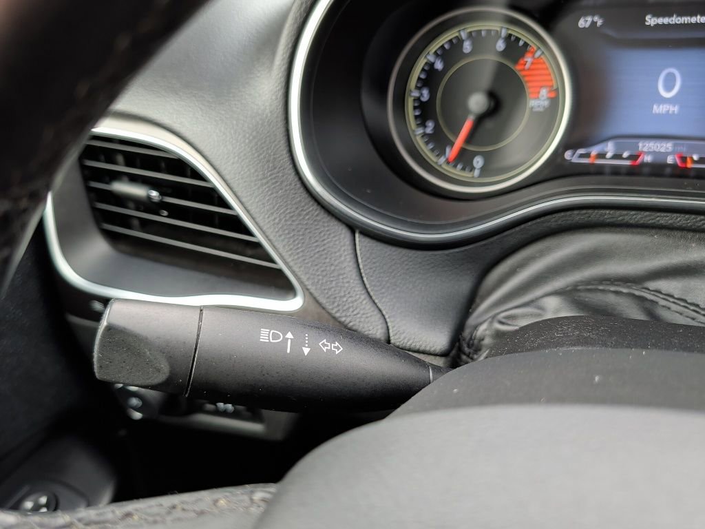 Used 2019 Jeep Cherokee Trailhawk w/ Cold Weather Group AWD/4WD image 20