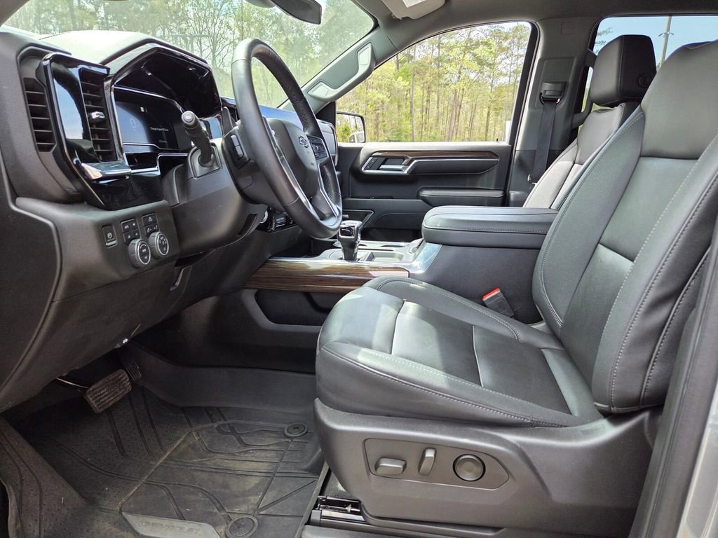 Used 2023 Chevrolet Silverado 1500 RST w/ Convenience Package II AWD/4WD image 6