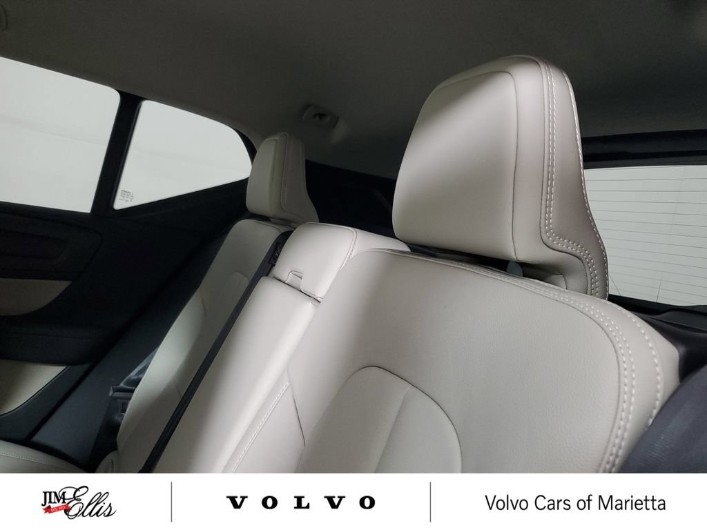 Used 2021 Volvo XC40 T5 Momentum w/ Climate Package AWD/4WD image 10