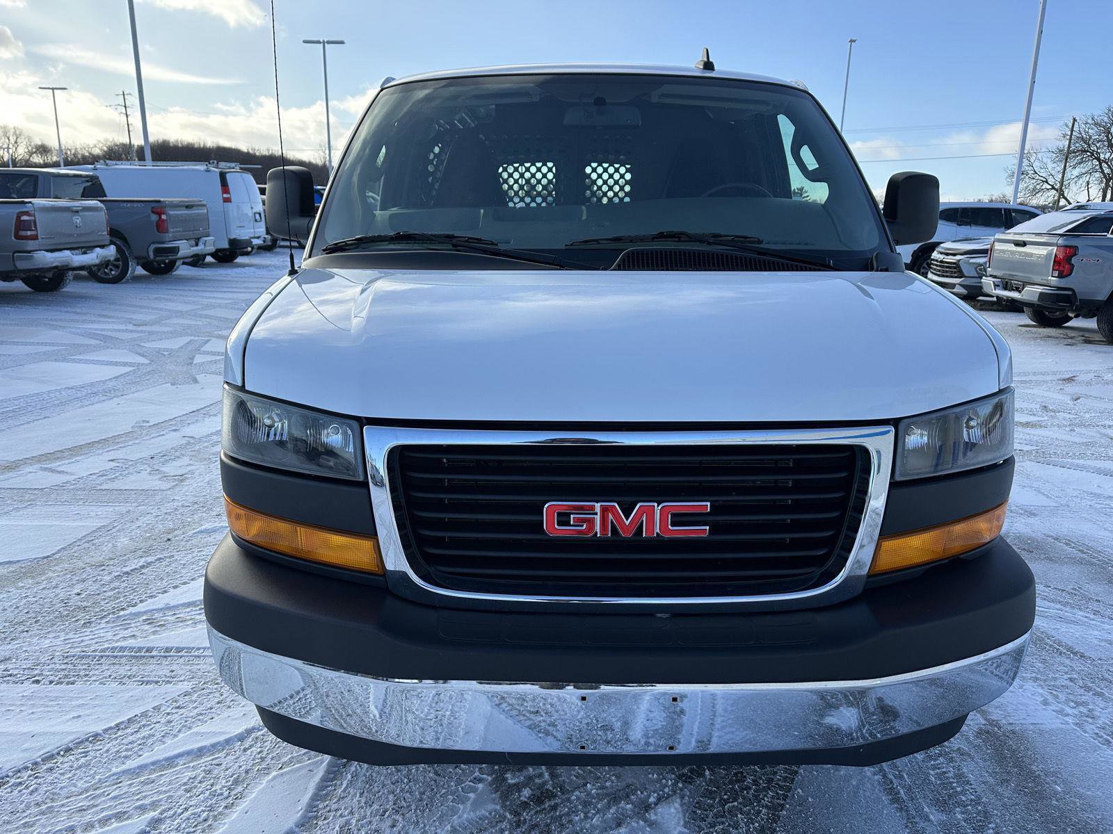 Used 2023 GMC Savana 2500 image 13