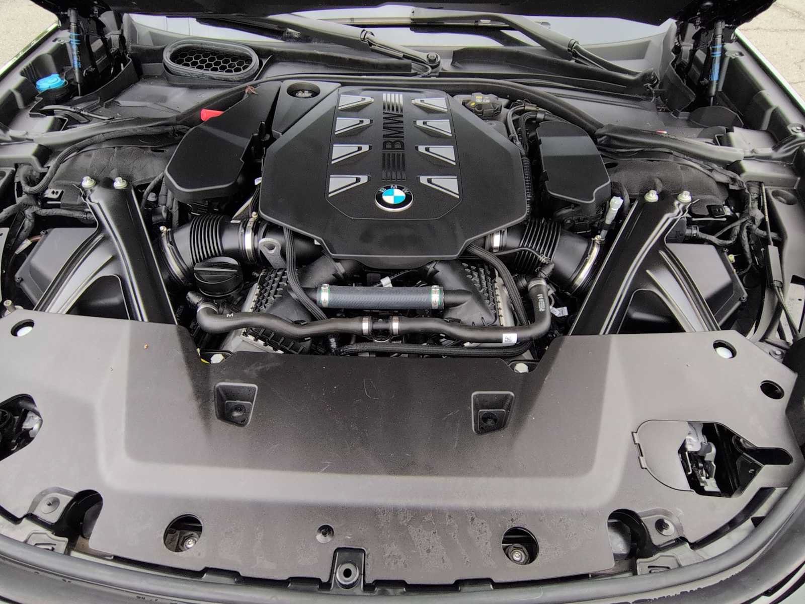 Used 2023 BMW 760i xDrive AWD/4WD image 15